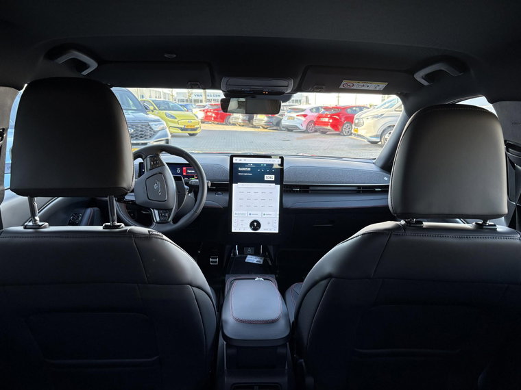 Vehicle Image 11