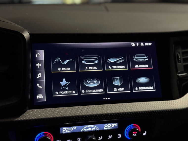 Vehicle Image 25