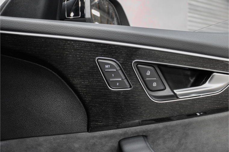 Vehicle Image 60