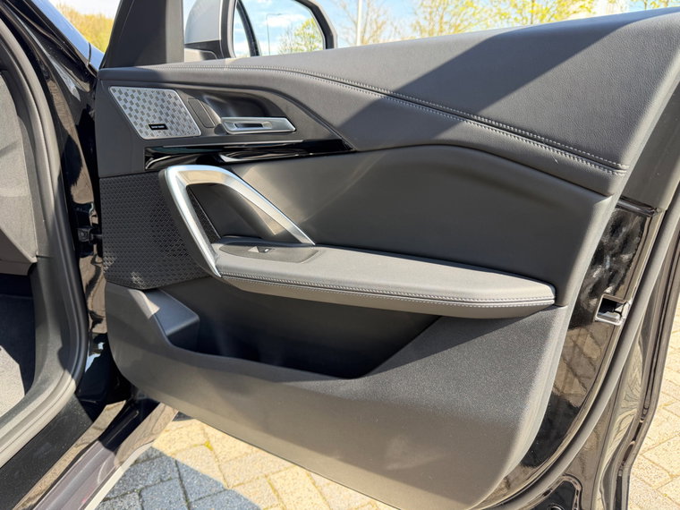 Vehicle Image 38