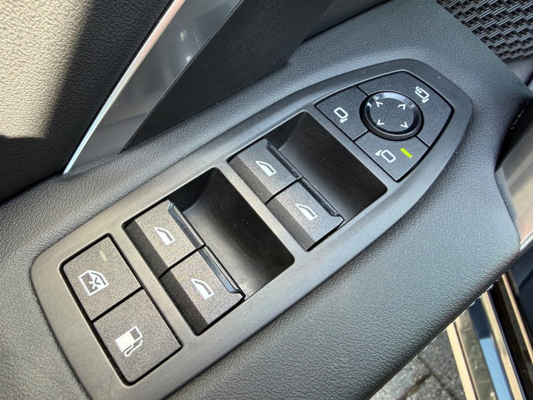 Vehicle Image 40