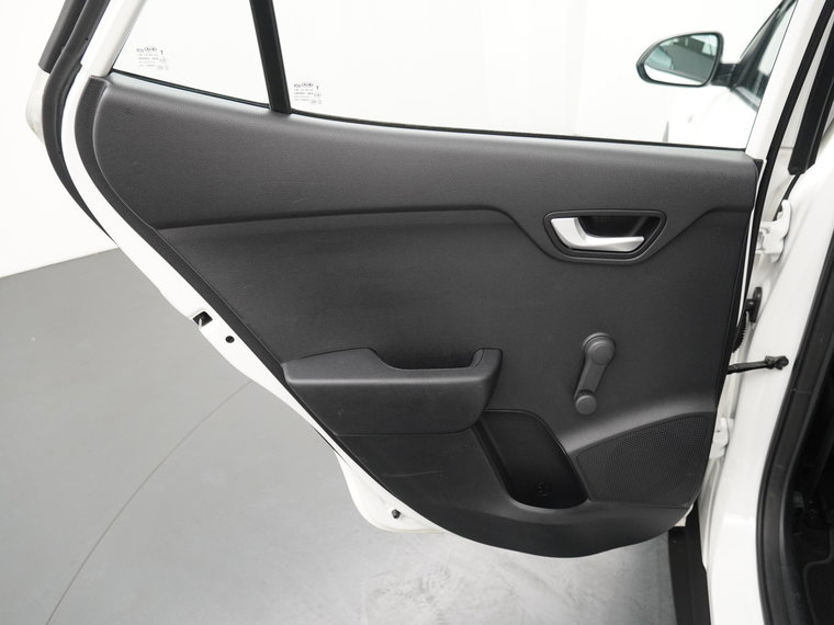 Vehicle Image 32