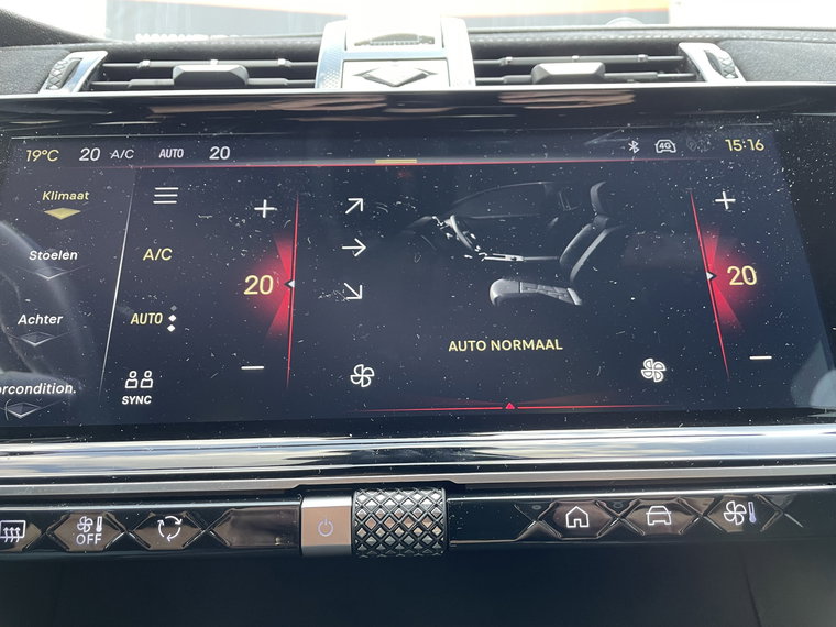 Vehicle Image 33