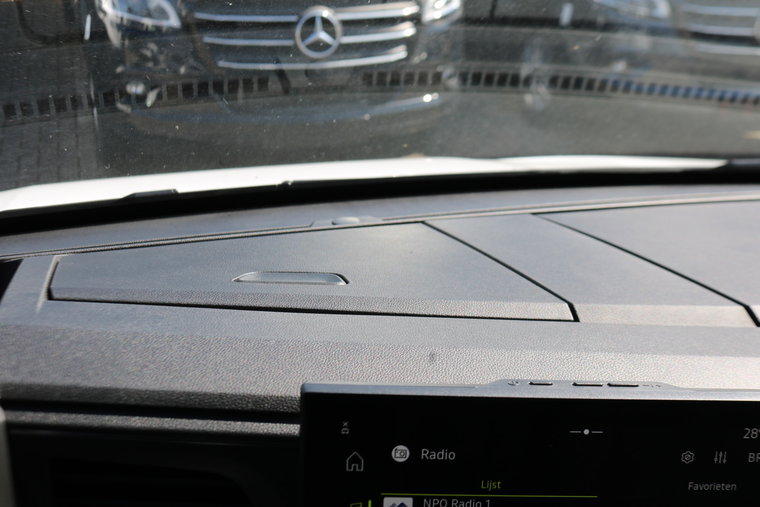 Vehicle Image 38