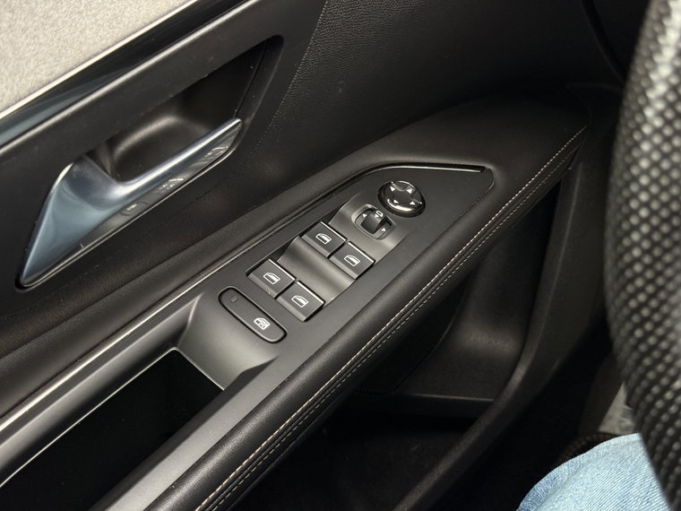 Vehicle Image 42