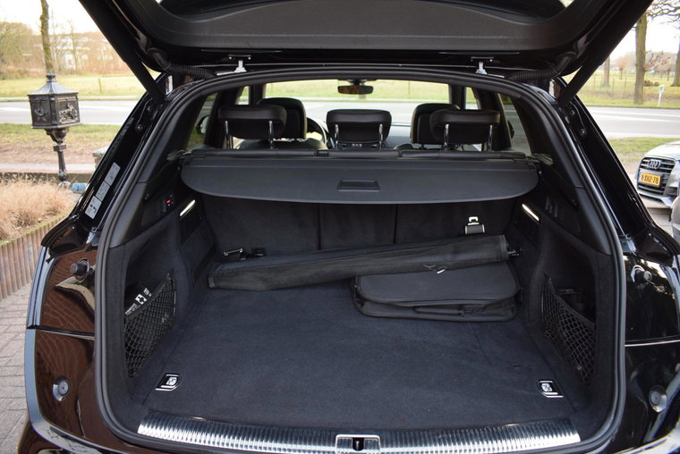 Vehicle Image 32
