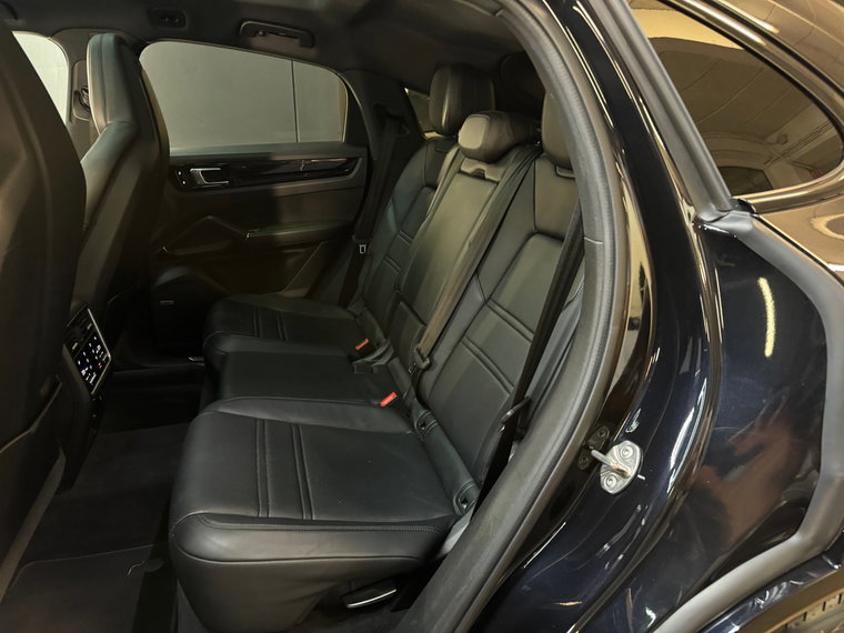 Vehicle Image 33