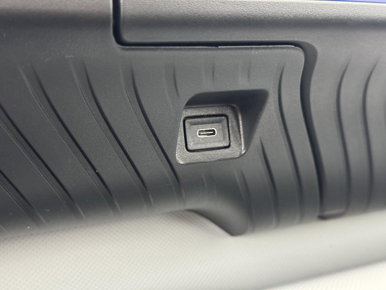 Vehicle Image 35