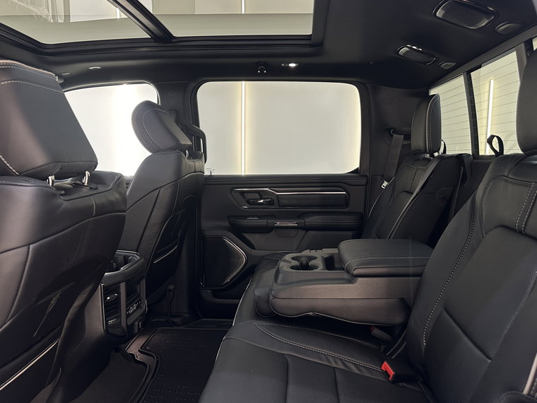 Vehicle Image 35