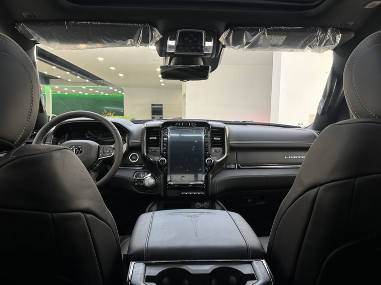 Vehicle Image 38