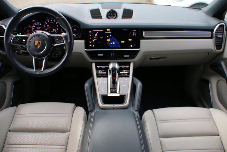 Vehicle Image 9