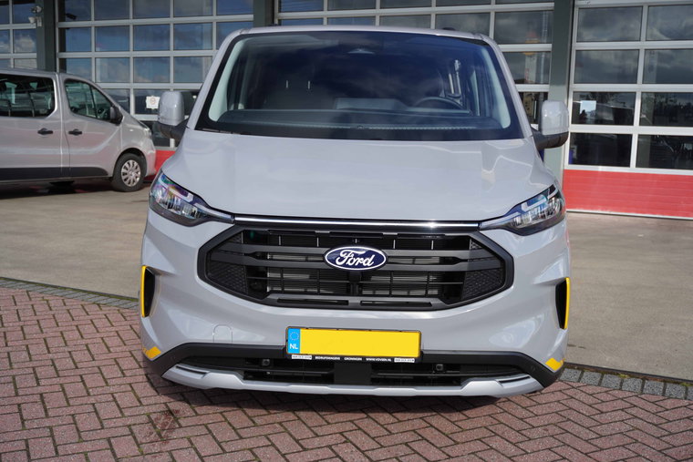 Vehicle Image 8