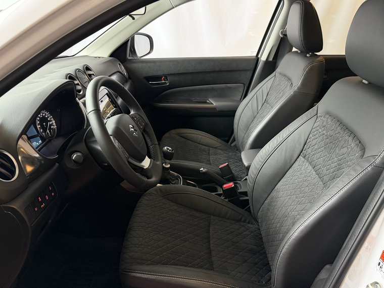 Vehicle Image 18