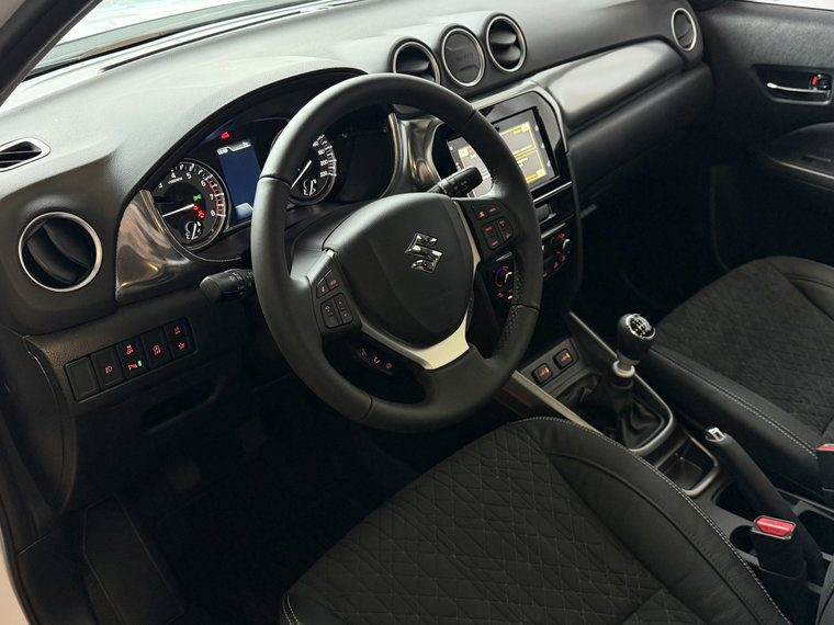 Vehicle Image 10