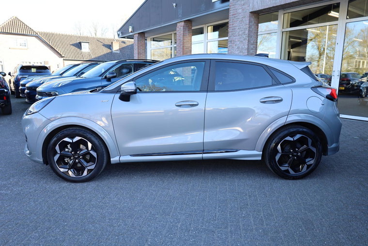 Vehicle Image 36