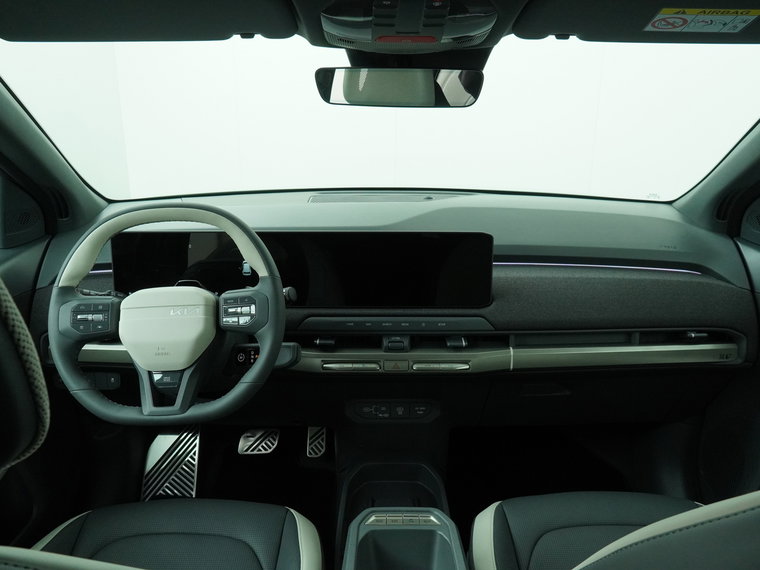 Vehicle Image 36