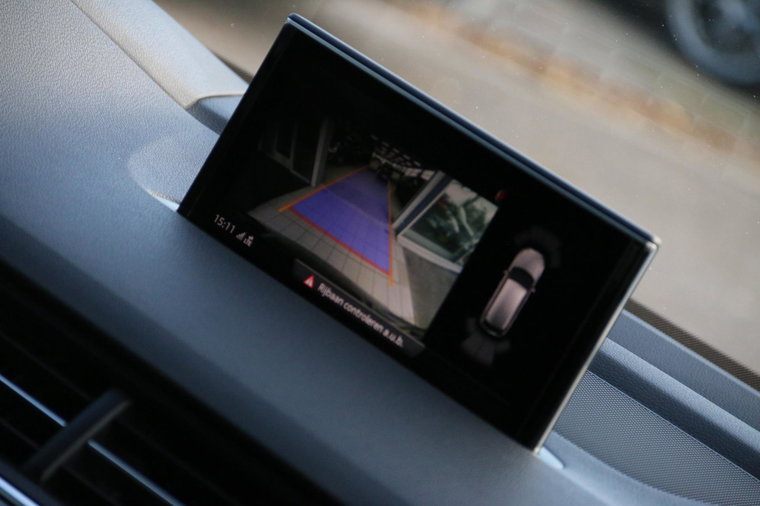 Vehicle Image 11