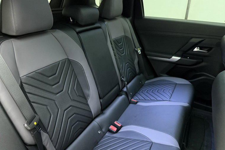 Vehicle Image 18