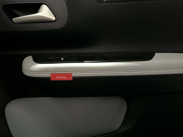 Vehicle Image 28