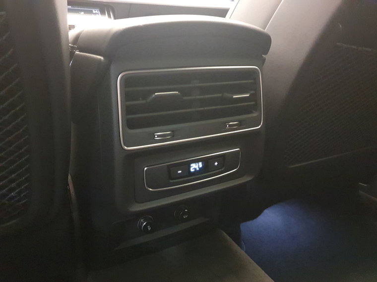 Vehicle Image 29