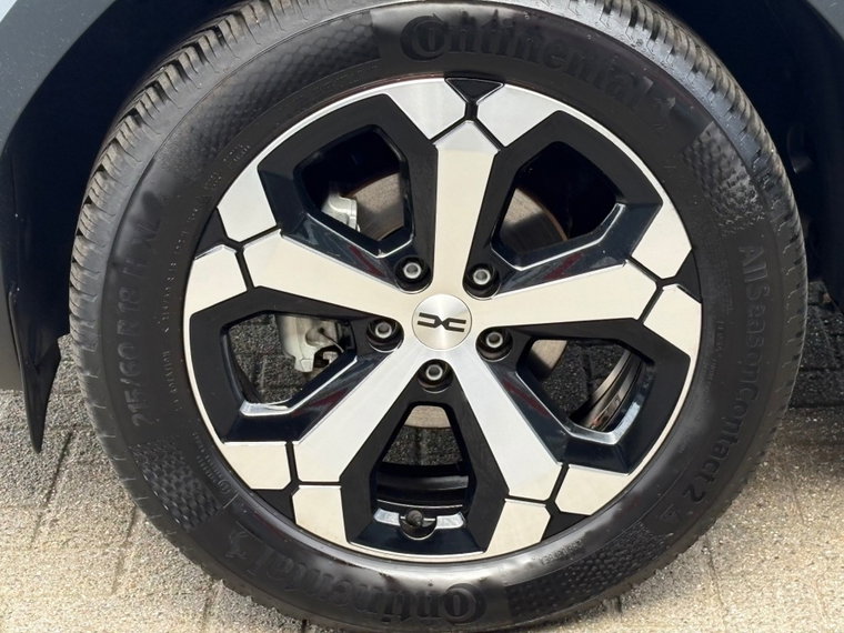 Vehicle Image 17