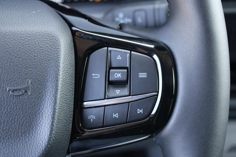 Vehicle Image 24