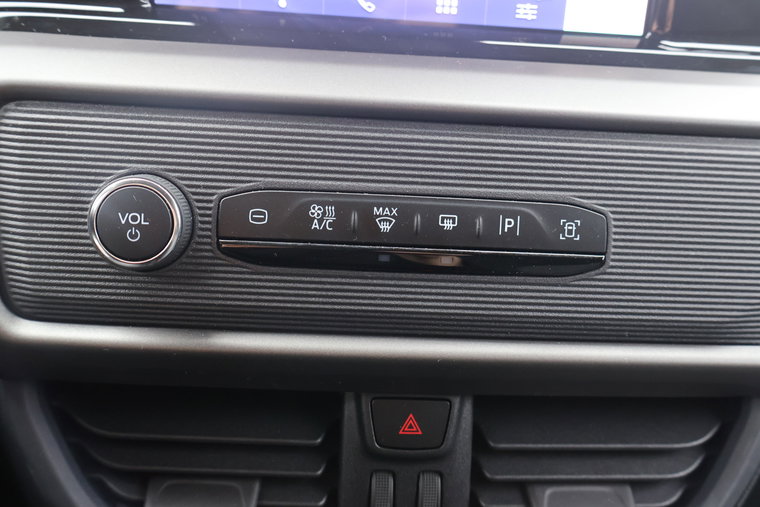 Vehicle Image 28