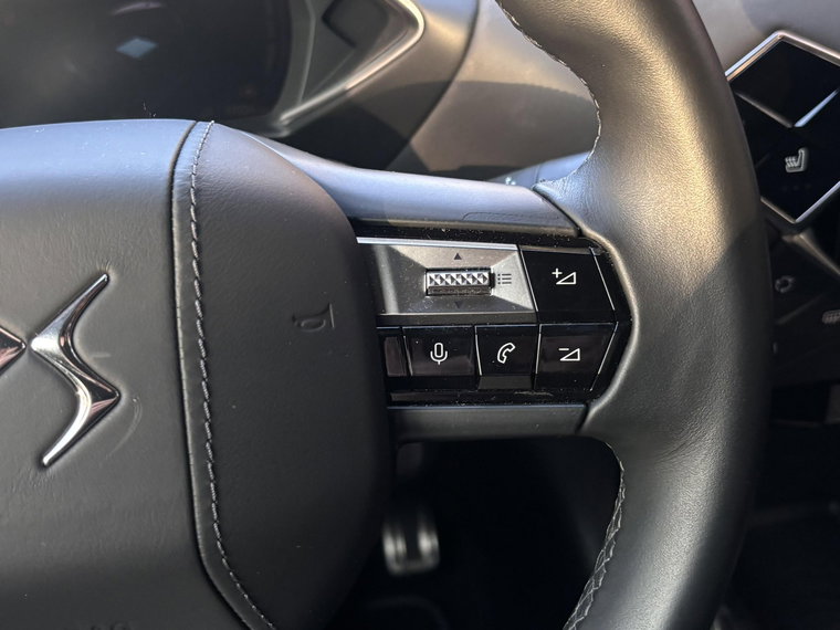 Vehicle Image 26