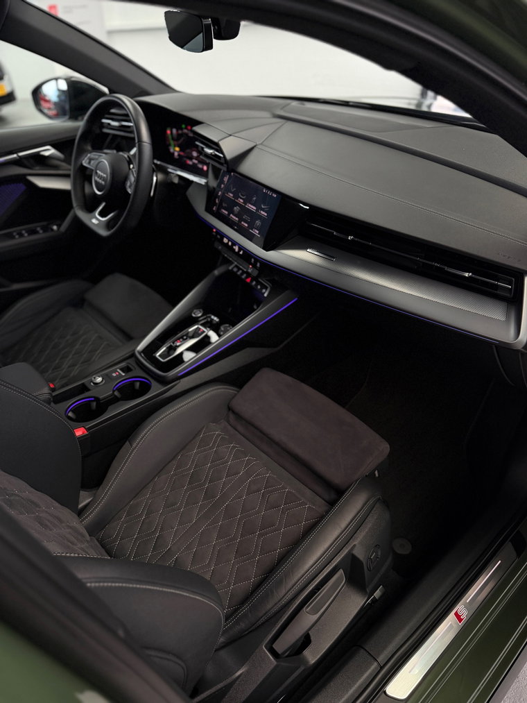 Vehicle Image 30
