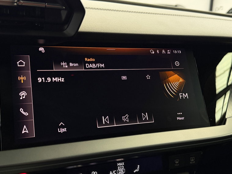 Vehicle Image 38
