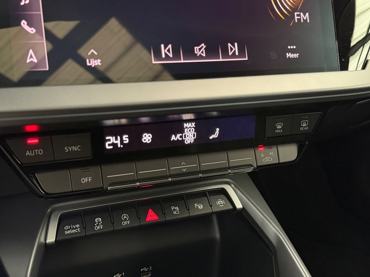 Vehicle Image 39
