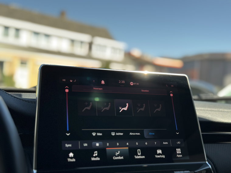 Vehicle Image 30