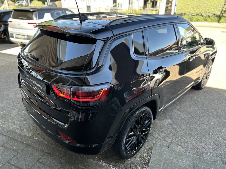 Vehicle Image 38