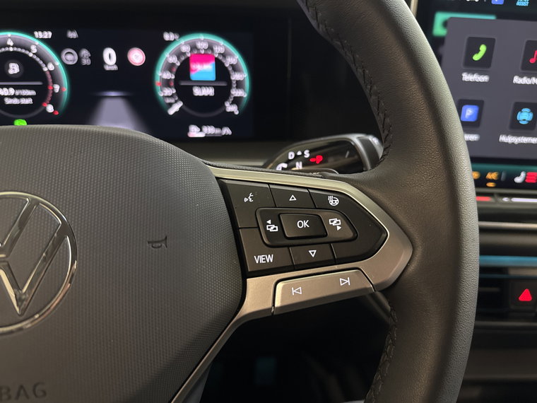 Vehicle Image 28