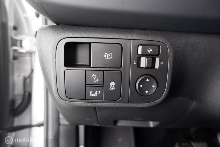 Vehicle Image 40