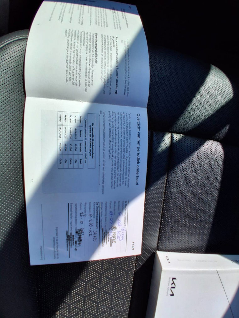 Vehicle Image 42