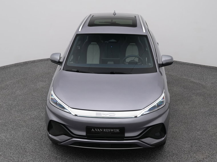 Vehicle Image 25