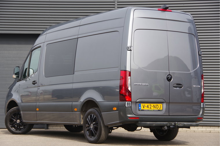Vehicle Image 38