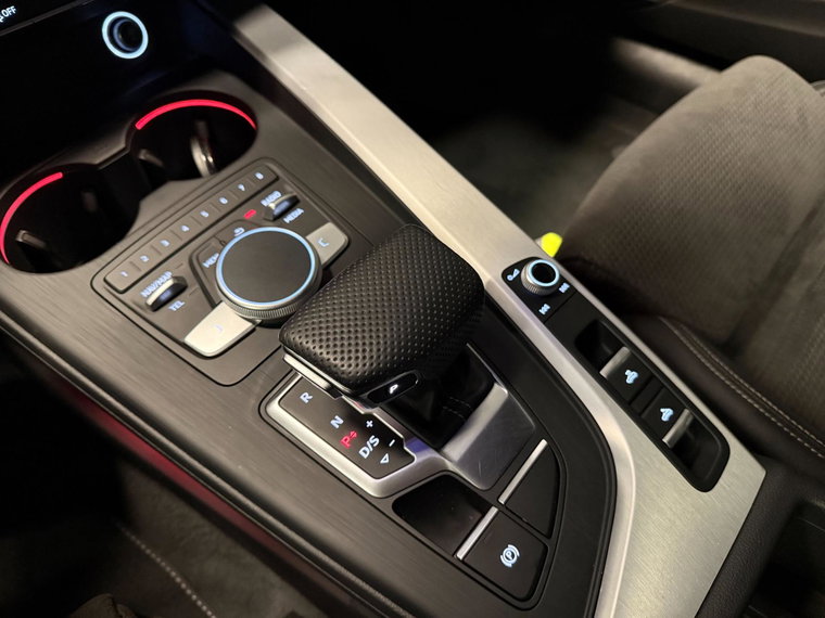 Vehicle Image 30