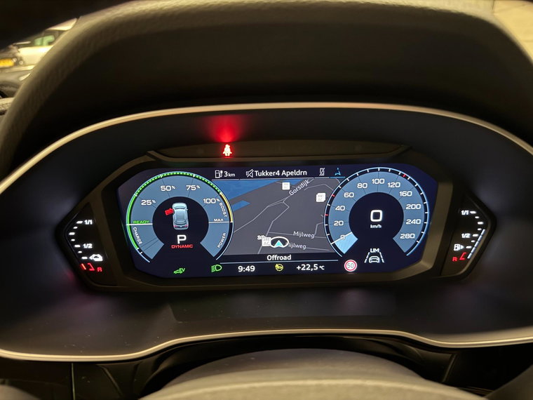 Vehicle Image 25