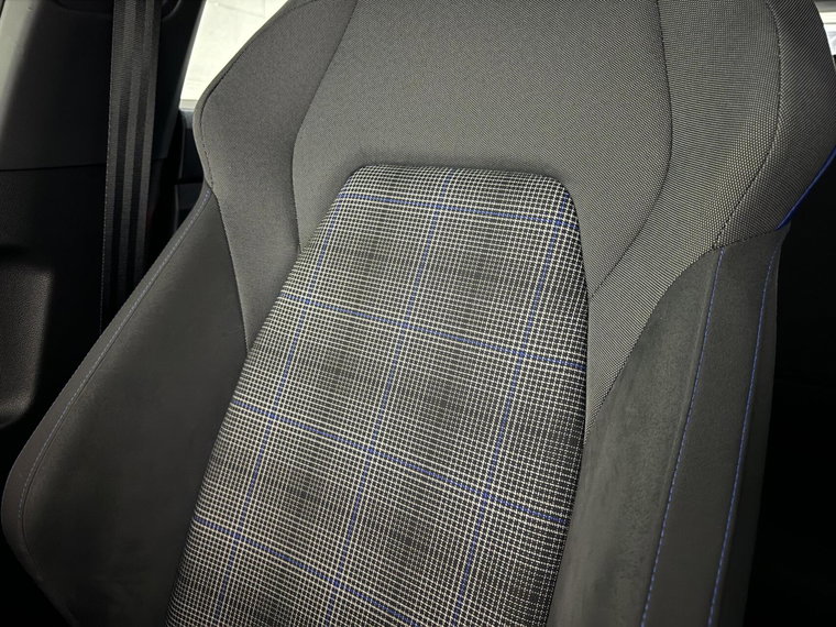 Vehicle Image 54