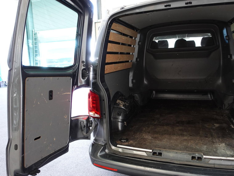 Vehicle Image 36