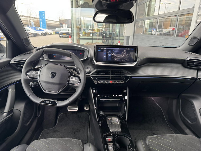 Vehicle Image 25