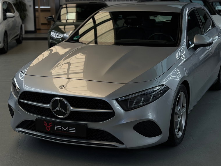 Vehicle Image 32