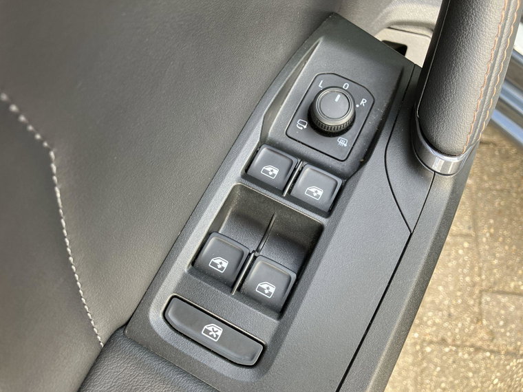 Vehicle Image 24