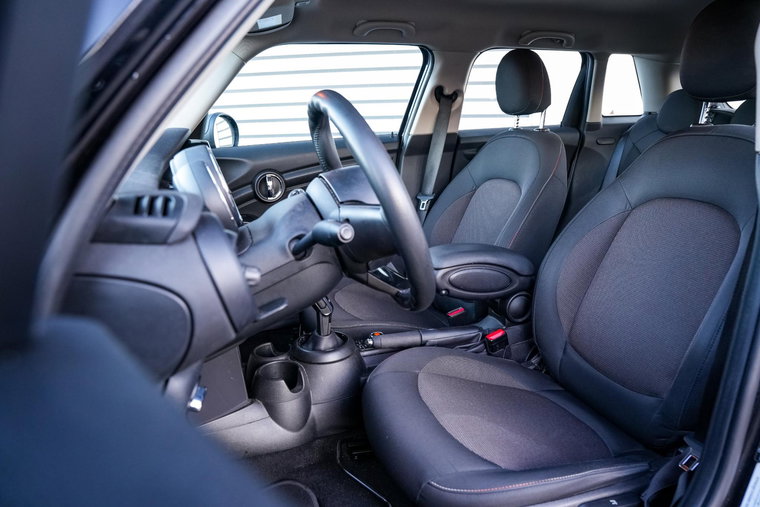 Vehicle Image 8