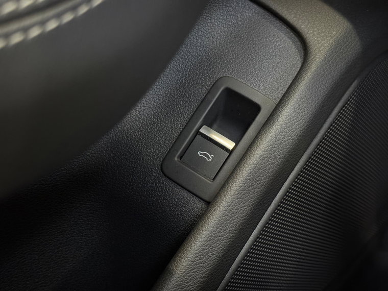 Vehicle Image 40