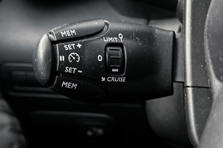 Vehicle Image 17