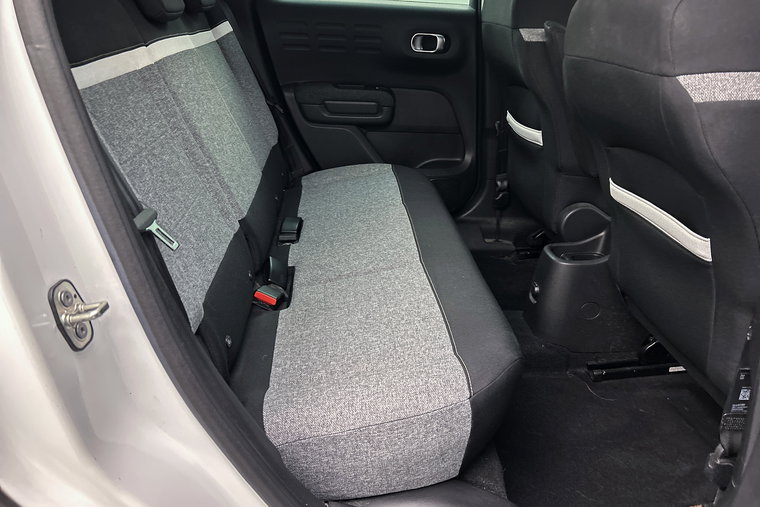 Vehicle Image 26