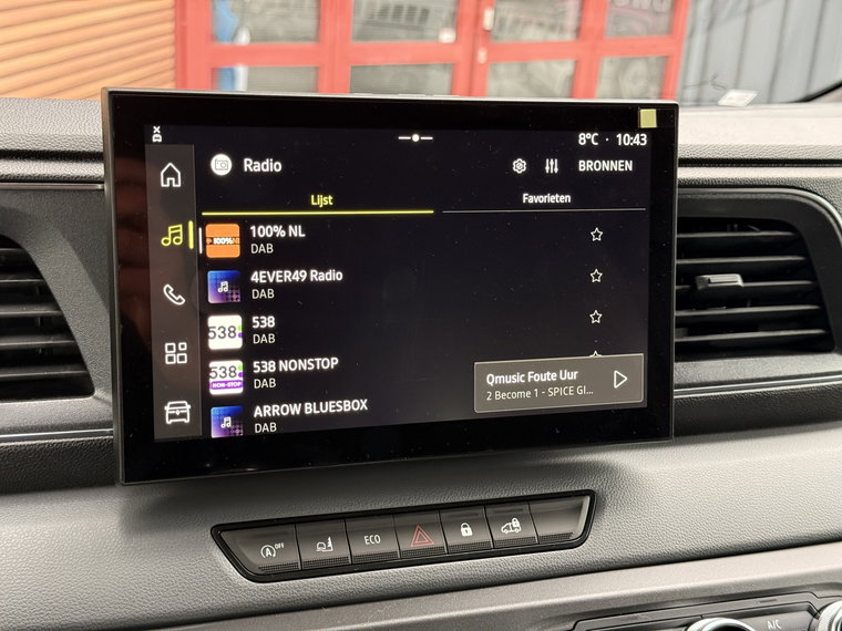 Vehicle Image 32